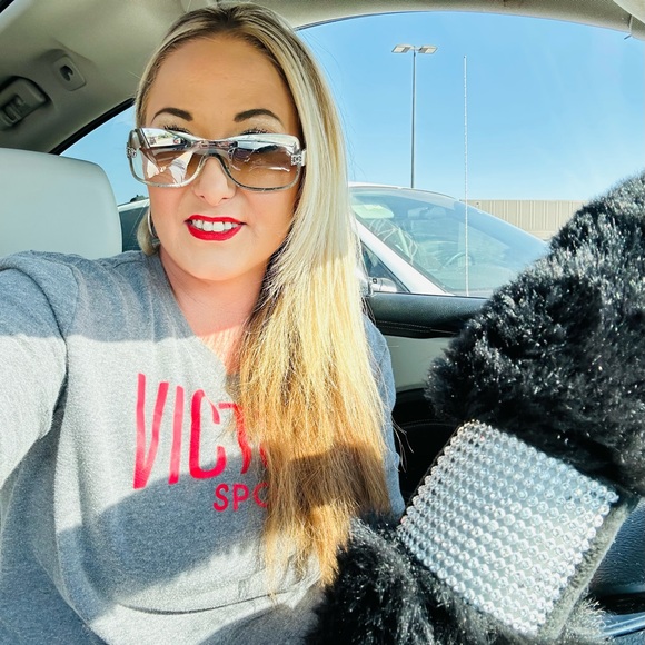 Meet your Posher, Katie - Picture 9 of 13